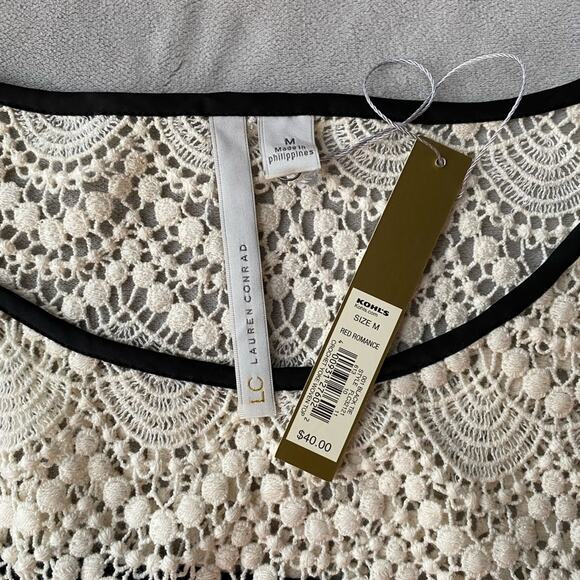 LC Lauren Conrad NWT Top Size Medium Color White and Black - Picture 6 of 6